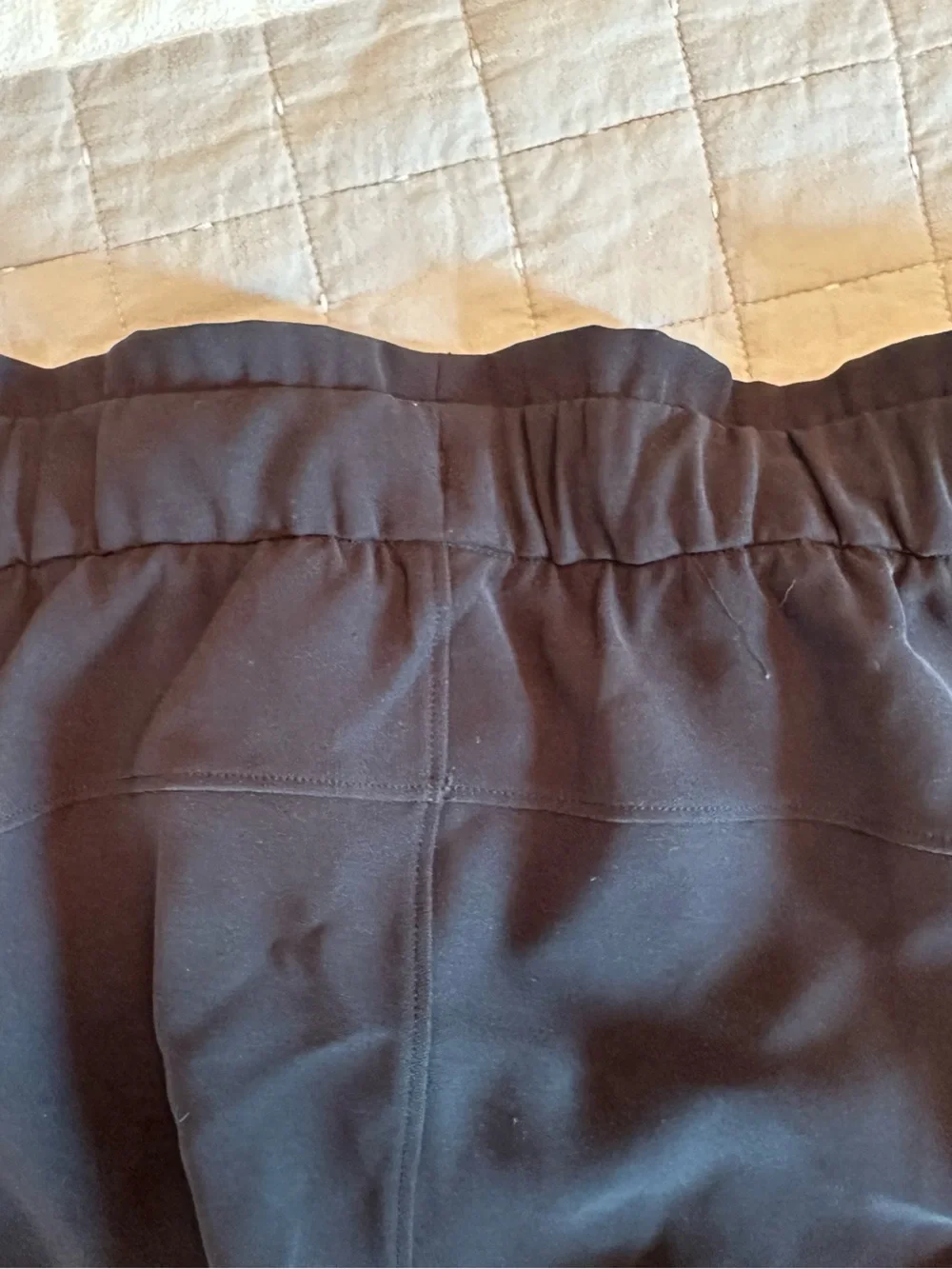 Lululemon On The Fly Jogger Women’s Black Velvet Velour Side Stripe Pants size 6